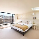 Lease Mobility L Champs-elysee & Eiffel View L Triplex 2br & Rooftop * Paryż