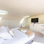 Apartament Lease Mobility L Champs-elysee & Eiffel View L Triplex 2br & Rooftop