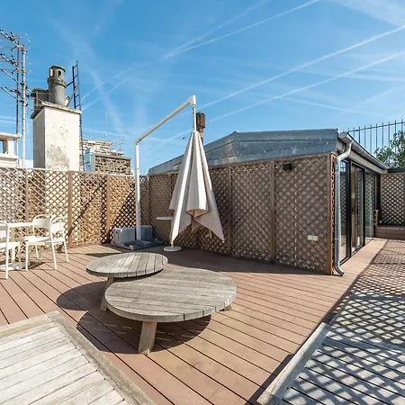 Lease Mobility L Champs-elysee & Eiffel View L Triplex 2br & Rooftop
