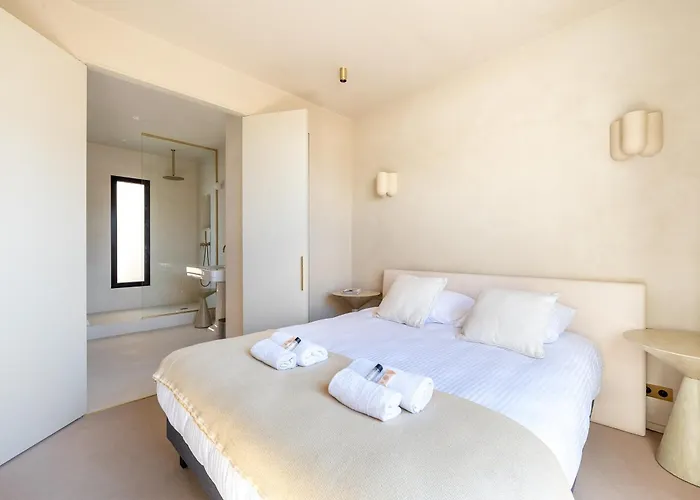 Lease Mobility L Champs-elysee & Eiffel View L Triplex 2br & Rooftop 巴黎