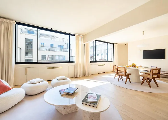 Lease Mobility L Champs-elysee & Eiffel View L Triplex 2br & Rooftop * 巴黎
