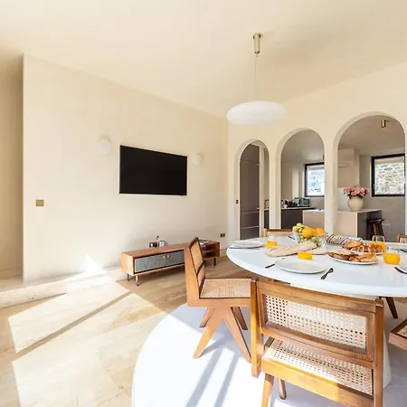 Lease Mobility L Champs-elysee & Eiffel View L Triplex 2br & Rooftop *