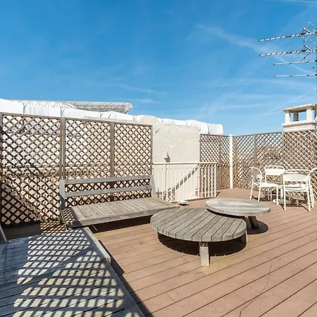 Lease Mobility L Champs-elysee & Eiffel View L Triplex 2br & Rooftop * Párizs