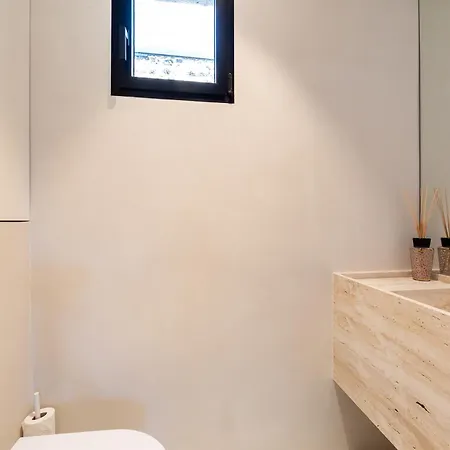 Lease Mobility L Champs-elysee & Eiffel View L Triplex 2br & Rooftop アパート パリ