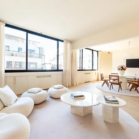 Apartman Lease Mobility L Champs-elysee & Eiffel View L Triplex 2br & Rooftop *