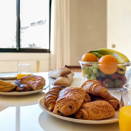 Apartman Lease Mobility L Champs-elysee & Eiffel View L Triplex 2br & Rooftop *