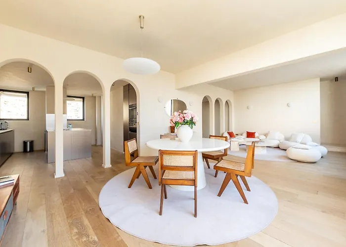 Lease Mobility L Champs-elysee & Eiffel View L Triplex 2br & Rooftop Daire Paris