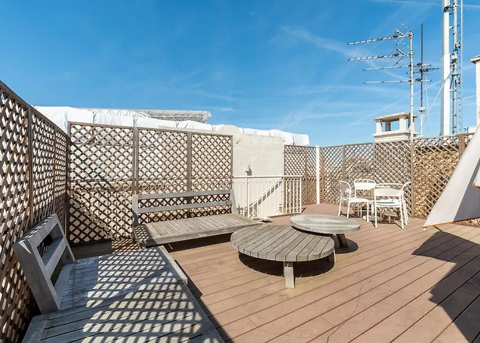 Lease Mobility L Champs-elysee & Eiffel View L Triplex 2br & Rooftop * Paris