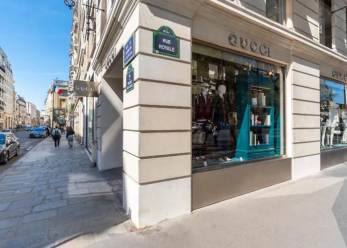 Apartment Lease Mobility L Champs-elysee & Eiffel View L Triplex 2br & Rooftop