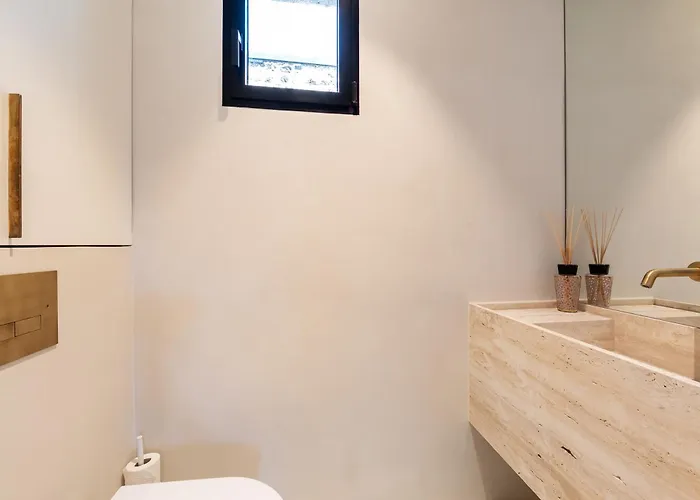 Lease Mobility L Champs-elysee & Eiffel View L Triplex 2br & Rooftop Daire Paris