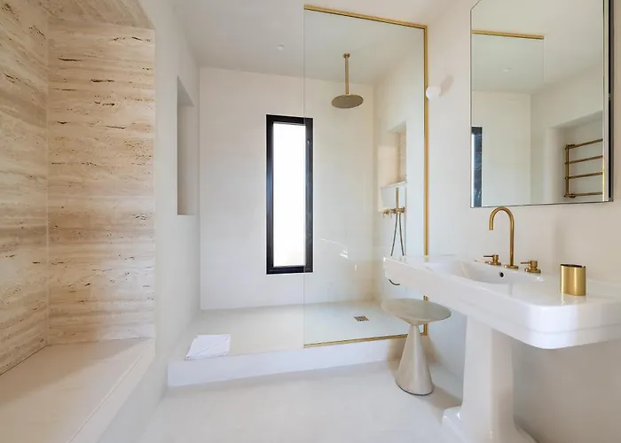 Lease Mobility L Champs-elysee & Eiffel View L Triplex 2br & Rooftop Apartment *