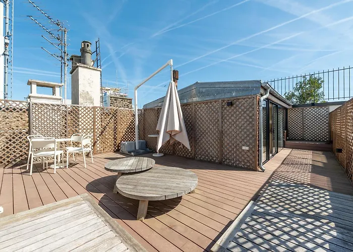 Lease Mobility L Champs-elysee & Eiffel View L Triplex 2br & Rooftop
