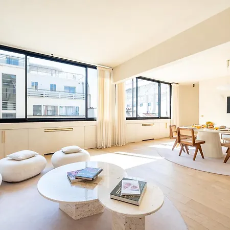 Lease Mobility L Champs-elysee & Eiffel View L Triplex 2br & Rooftop * パリ