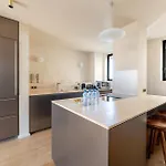 Lease Mobility L Champs-elysee & Eiffel View L Triplex 2br & Rooftop